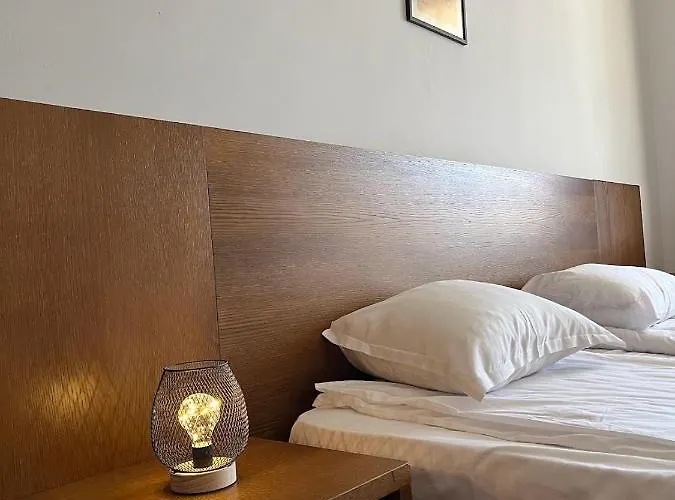 & Relax In Bellevue Отель Банско